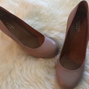 Authentic Gucci Rose Color Pumps